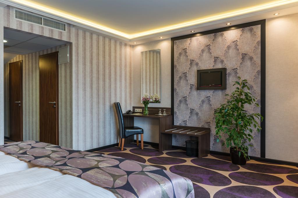 Victoria Garden Hotel és Étterem Nyíregyháza Extérieur photo